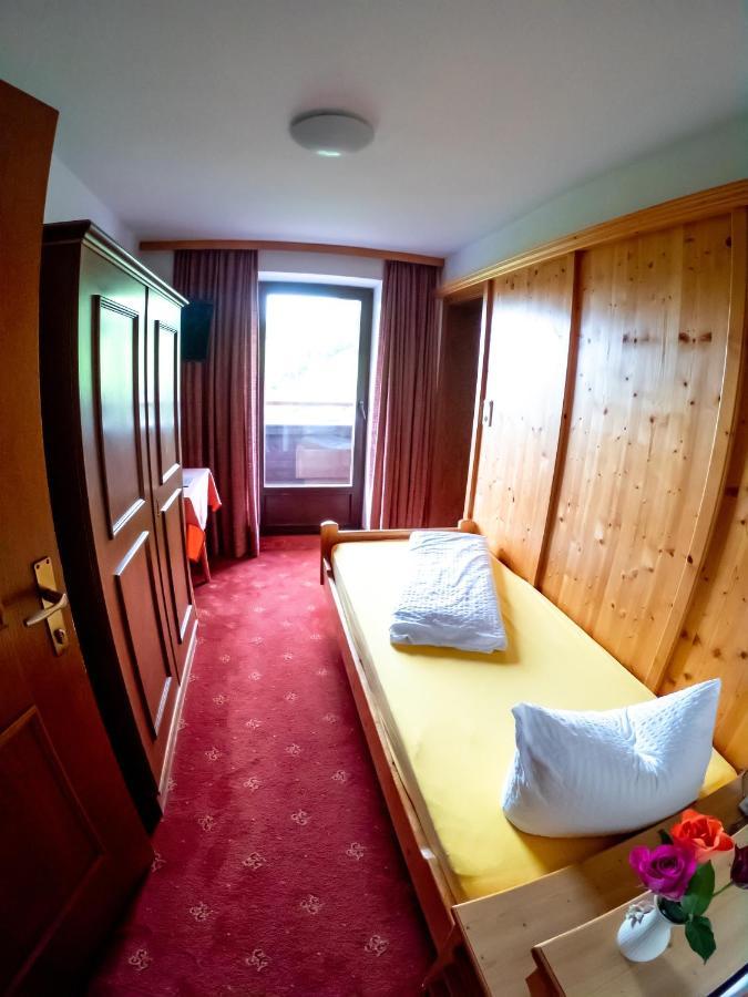 Hotel Christoffel นีเดอเรา ภายนอก รูปภาพ